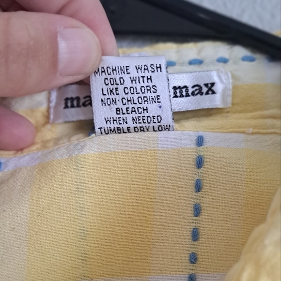 Womens embroidered/ checkered button-down top. - Picture 2 of 8